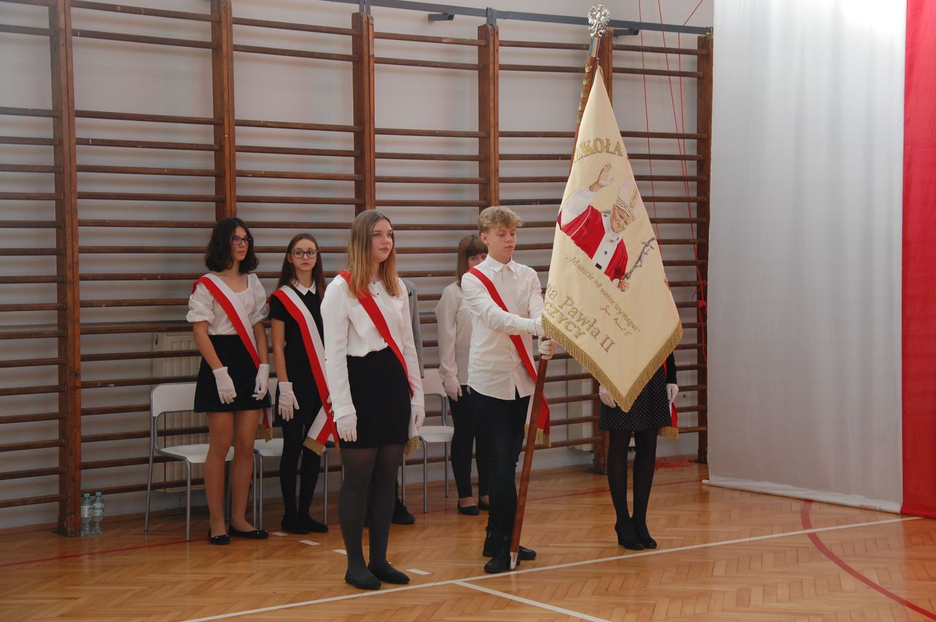 Kliknij, aby powiększyć fotkę.