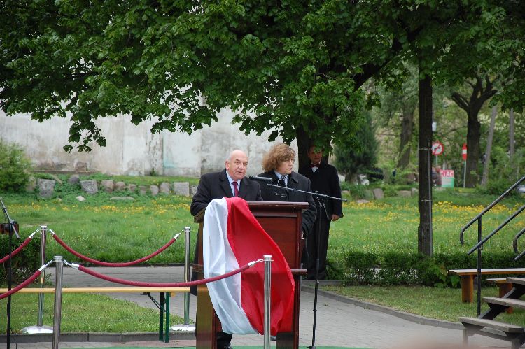 Kliknij, aby powiększyć fotkę.